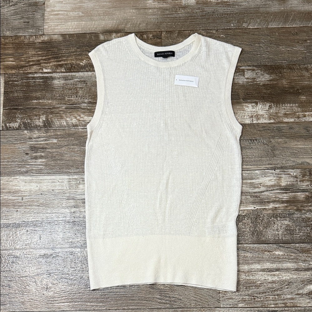 Banana Republic New Cream Sleeveless Blouse Size Medium